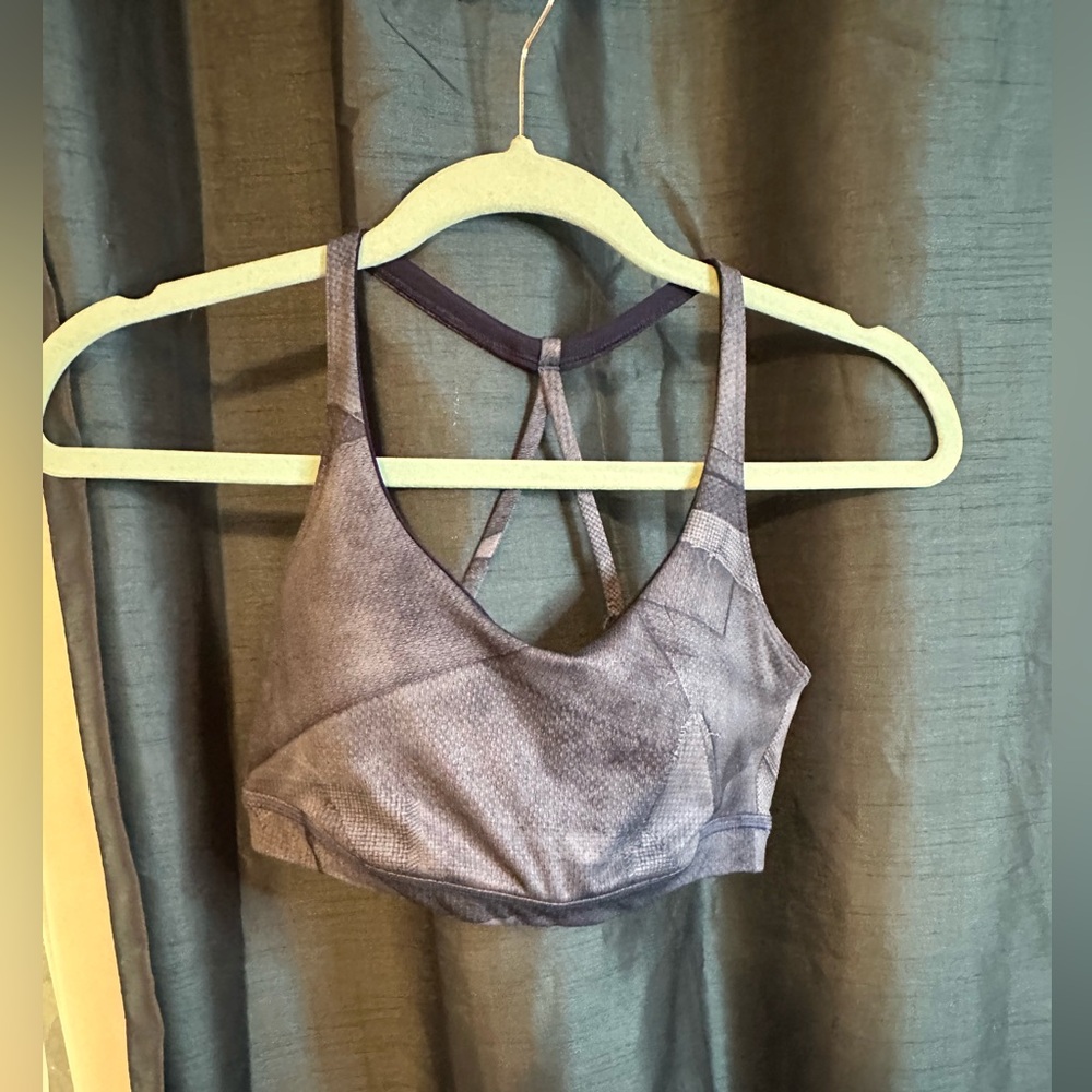 Reebok Women’s Strappy Sports Bra - Blue with Pads. P2P 12”. Small-Medium.